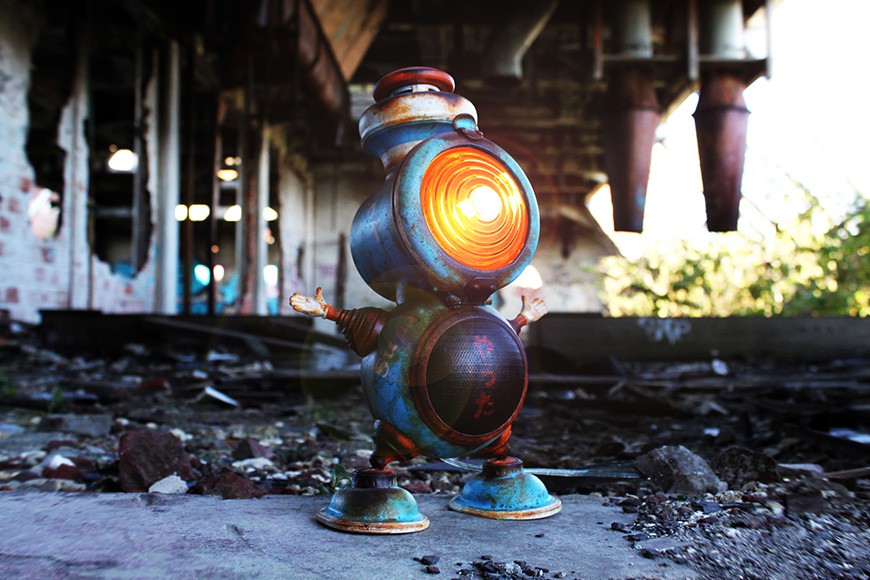 'Urban Lights' - Sculptural Robot Lamps by Nanan