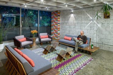 Hegel Apartment by Arqmov Workshop