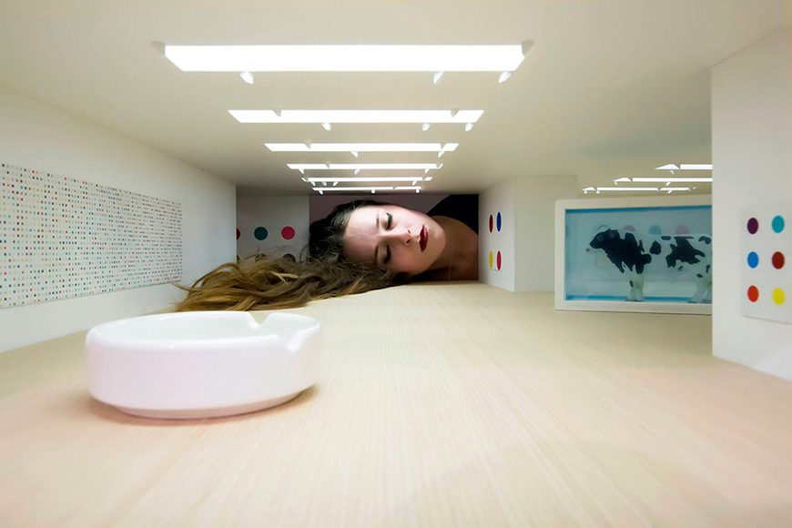 'Put Your Head into Gallery' - Interactive Art Project by Tezi Gabunia