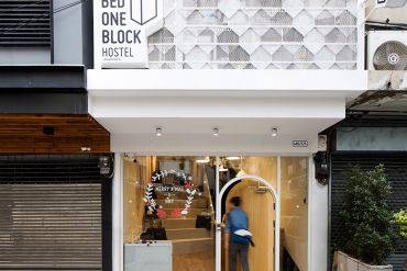 BED ONE BLOCK HOSTEL in Bangkok by A MILLIMETRE
