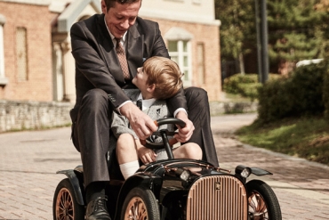 D.Throne S Premium Electric Kid Car