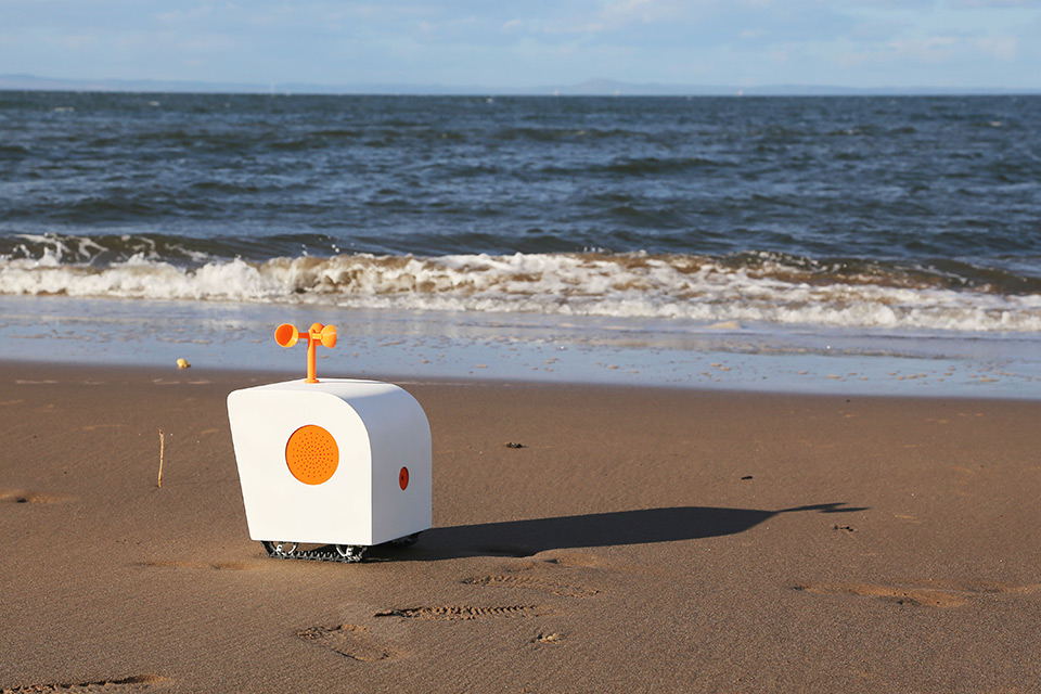 'Poet on the Shore' - Romantic Robot by Yuxi Liu