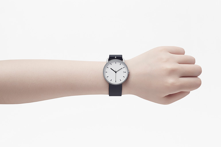 Nendo Designed “Buckle” Wristwatch Consisted of Only Two Components