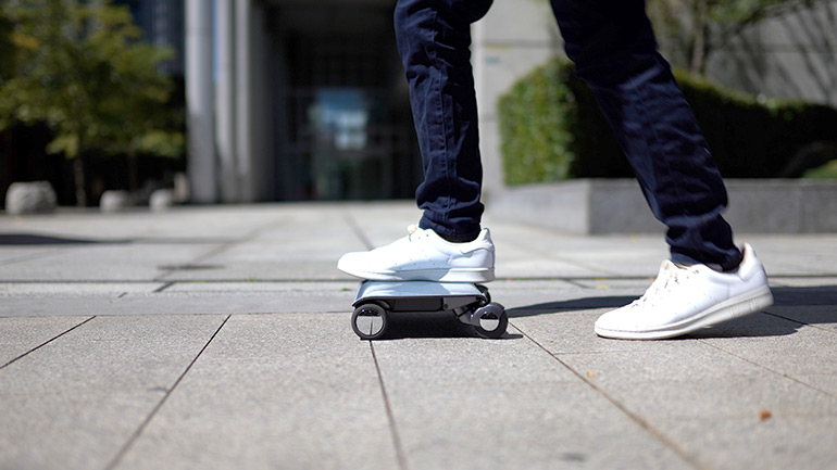 WALKCAR — Electric Vehicle You Can Carry Around Like a Laptop