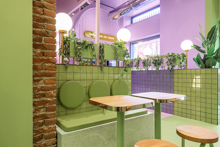 Colorful Hamburger Restaurant in Milan Designed by Masquespacio