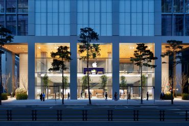 Foster + Partners Designed Apple Store in Seoul Featuring Sculpture by Korean Artists